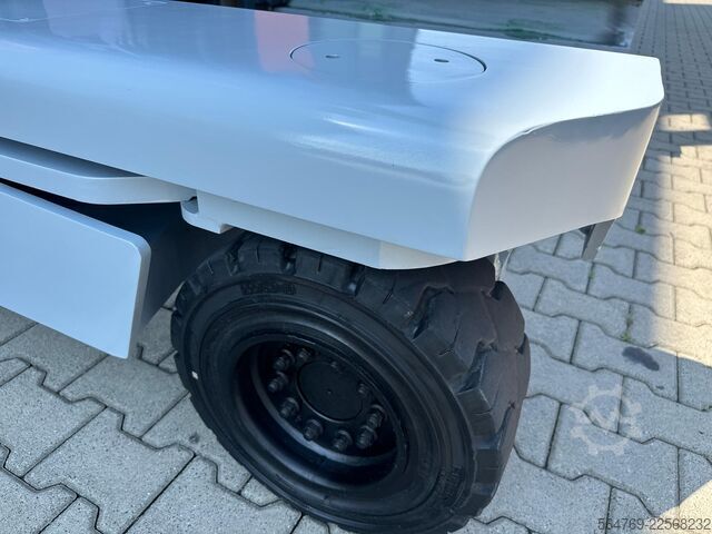 4-way forklift Hubtex DQ45 G //LPG//Triple//Only 1116 hours !