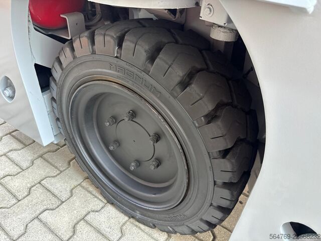4-way forklift Hubtex DQ45 G //LPG//Triple//Only 1116 hours !