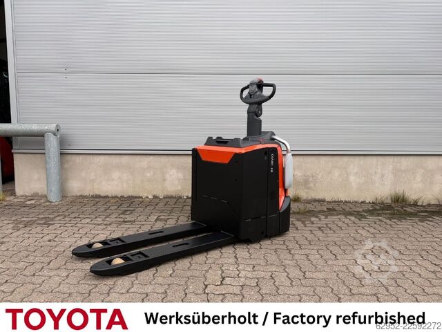 Electric Pallet Truck Toyota LPE 200 / Akku neu!