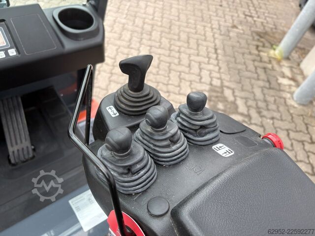 Elektro 4 Rad-Stapler Toyota 8 FBMT 25 / nur 280Std. !