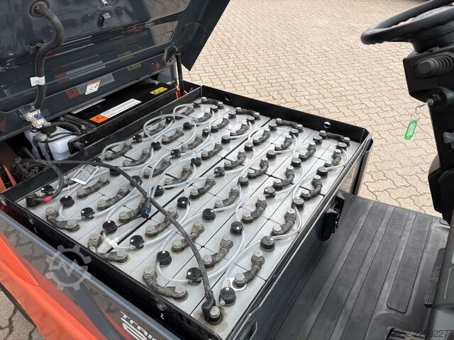Elektro 4 Rad-Stapler Toyota 8 FBMT 25 / nur 280Std. !