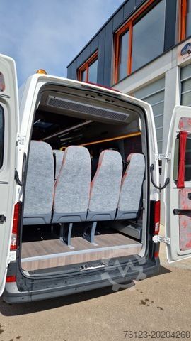Minibus MAN TGE 22 Sitze GSR2 COC Lagerfahrzeug Stock