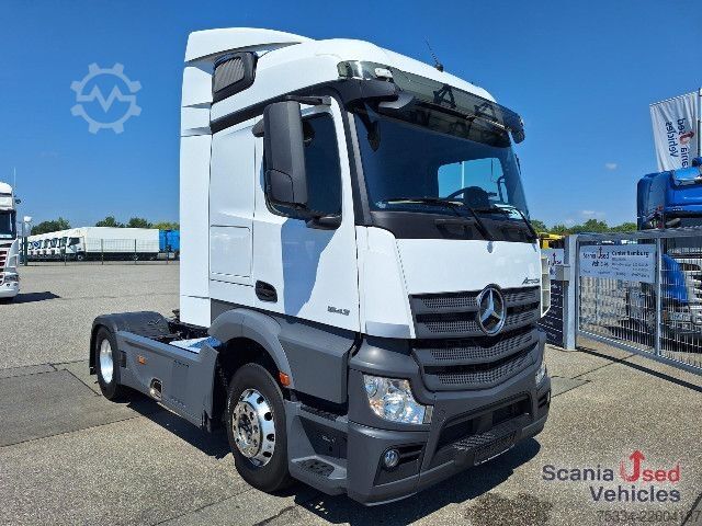 Standard tractor unit Mercedes-Benz 1843 LS