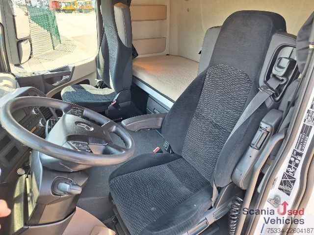 Standard tractor unit Mercedes-Benz 1843 LS