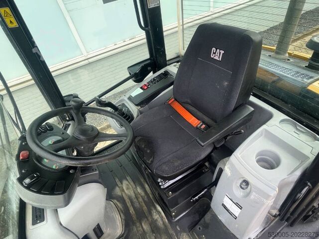 Wheel loader CAT 906 M   2018