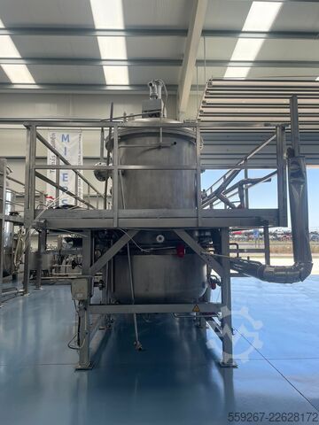 Group of 3 stainless steel vacuum cookers  