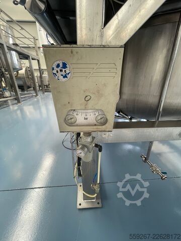 Group of 3 stainless steel vacuum cookers  