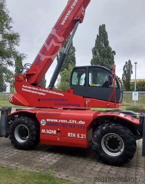 Telescopic arm forklift MAGNI RTH 5.21 Smart
