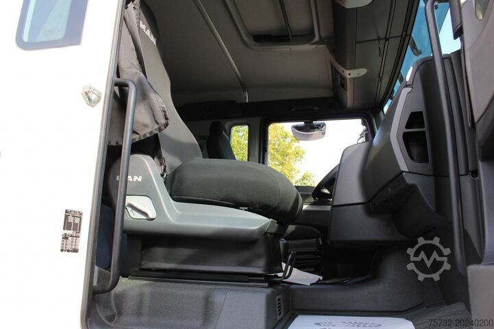 Standard tractor unit MAN TGX 18.480 E6 Flachdach   2 Tanks   Retarder
