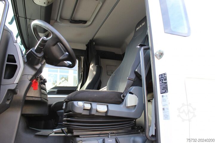 Standard tractor unit MAN TGX 18.480 E6 Flachdach   2 Tanks   Retarder