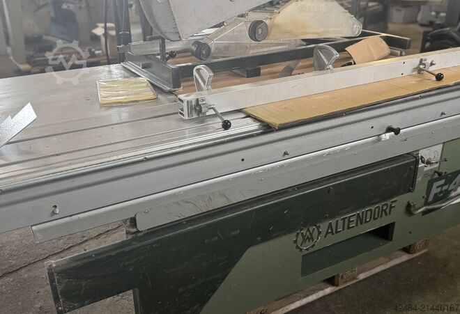 Sliding table saw Altendorf F45