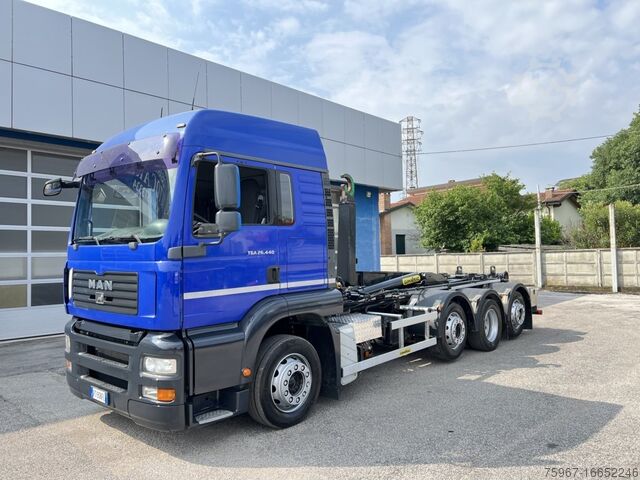 Demountable truck MAN TGA 26.440