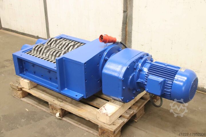 Twin-shaft shredder MOCO AZ11