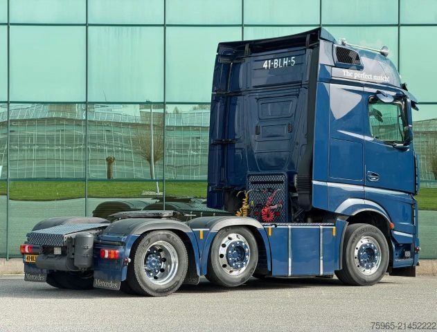 Standard tractor unit MERCEDES-BENZ Actros 963-4-D