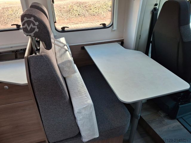 Semi-integrated camper CARADO T 338s Markise / Radträger / Alufelgen