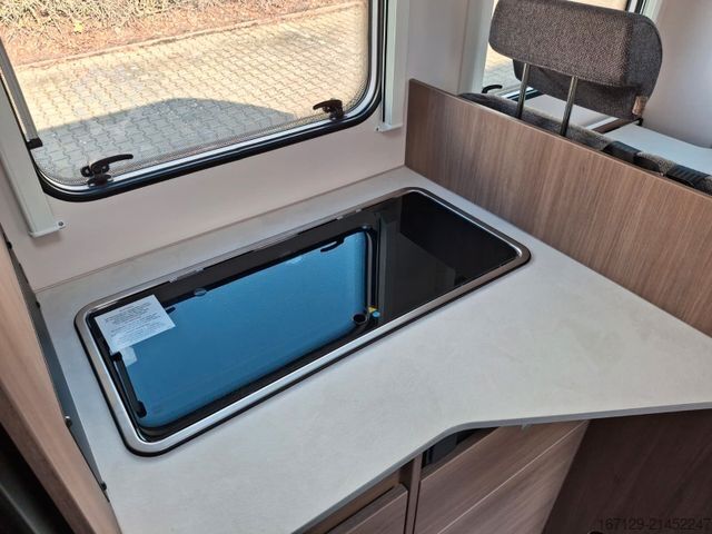 Semi-integrated camper CARADO T 338s Markise / Radträger / Alufelgen