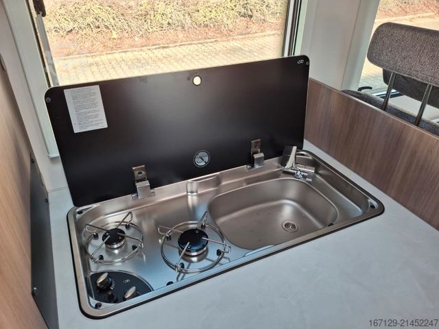 Semi-integrated camper CARADO T 338s Markise / Radträger / Alufelgen