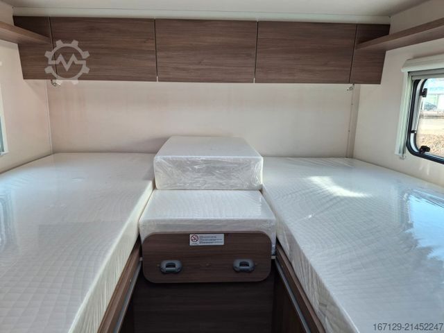 Semi-integrated camper CARADO T 338s Markise / Radträger / Alufelgen