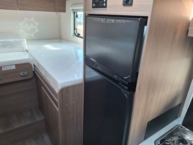 Semi-integrated camper CARADO T 338s Markise / Radträger / Alufelgen