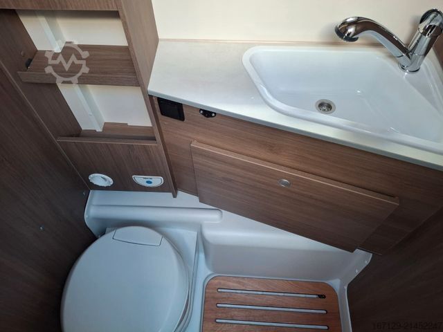 Semi-integrated camper CARADO T 338s Markise / Radträger / Alufelgen