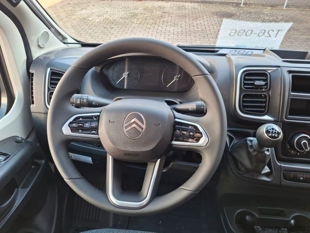 Semi-integrated camper CARADO T 338s Markise / Radträger / Alufelgen