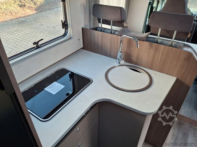 Semi-integrated camper CARADO T 328