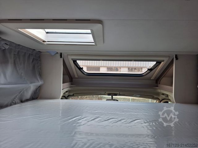 Semi-integrated camper CARADO T 328