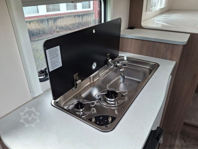 Semi-integrated camper CARADO V 337 pro+ / Fiat Automatik