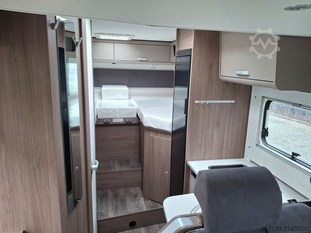 Semi-integrated camper CARADO T 328