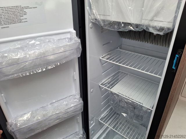 Semi-integrated camper CARADO T 328