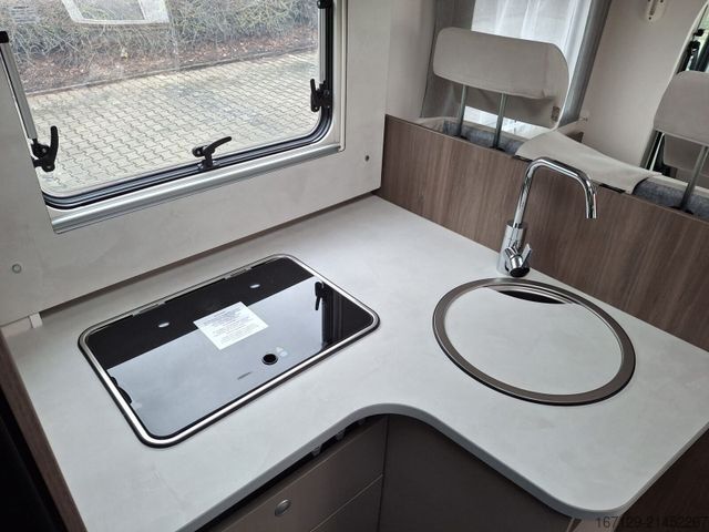 Semi-integrated camper CARADO T 328 pro+ / Safety ACC / Fiat / Hubbett