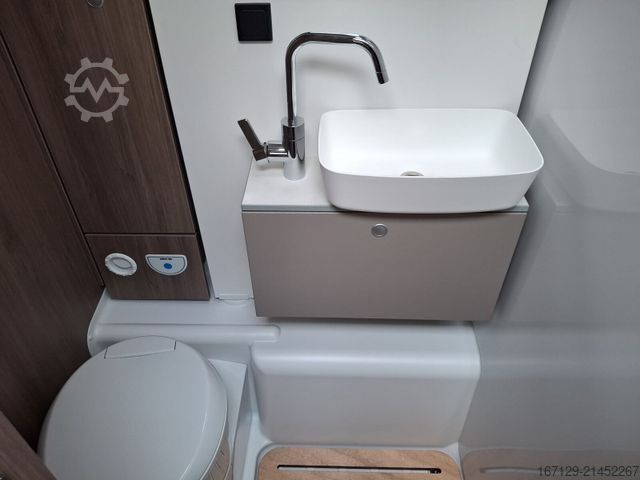 Semi-integrated camper CARADO T 328 pro+ / Safety ACC / Fiat / Hubbett