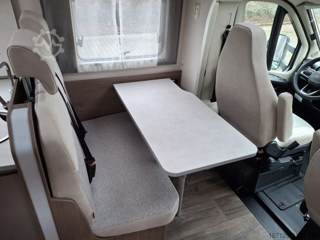 Semi-integrated camper CARADO T 328 pro+ / Safety ACC / Fiat / Hubbett