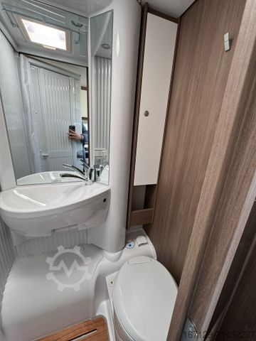 Semi-integrated camper CARADO V V132 pro+ / Automatik / TV Paket / 6E Heizung