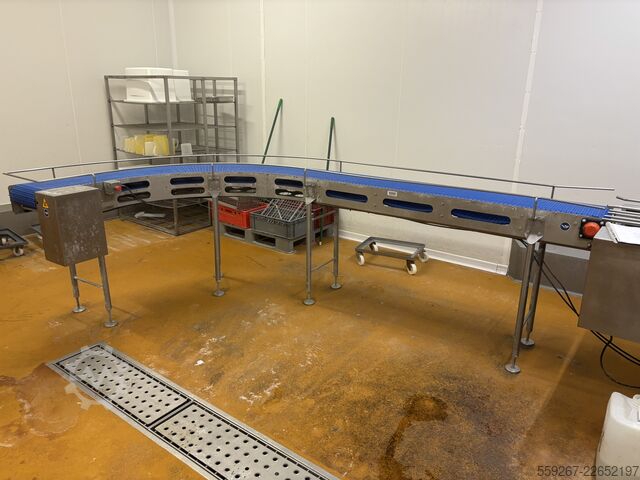 CONVEYOR BELT WITH MODULAR BELT CURVE  