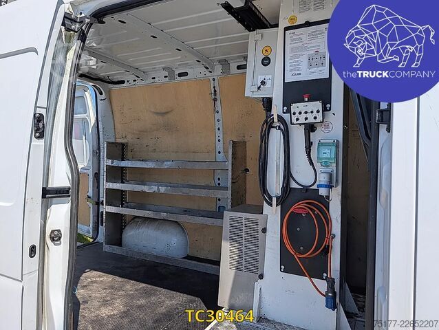 Lifting platform Renault Master 145.35 nacelle klubb