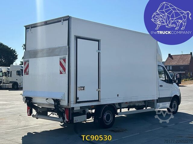 Suitcase Mercedes-Benz Sprinter 317 CDI KOFFER MET LIFT - AUTOMAAT