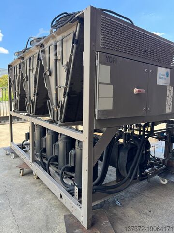 Water chiller York YLAA0390HE