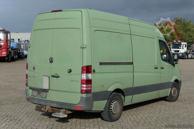 High top van MERCEDES-BENZ 316 CDI Sprinter 4x2, Klima, Bott-Regale, AHK
