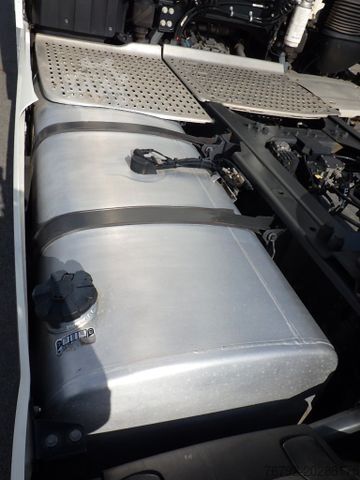 Standard tractor unit DAF XF 480 FT SSC/Skylight/Ret./PTO/2xTank/Standklim