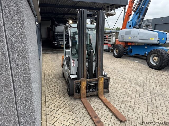 Still RX70-35 Triplex 500 Freihub / Seitenschieber / 4. Funktion / 9026 Betriebsstunden / Diesel 201 STILL RX70-35 Triplo 500 Freelift / Sideshift / 4e functie / Diesel 2011