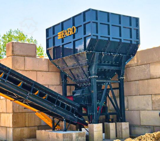 Vibrationssieb FABO Titreşimli Elek 1600x5000mm Titreşimli Yıkamalı Elek