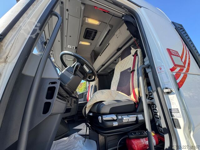 Schwerlast LKW/SZM Renault T440  Hi-Sleeper Liftachse Alufelgen Standklima