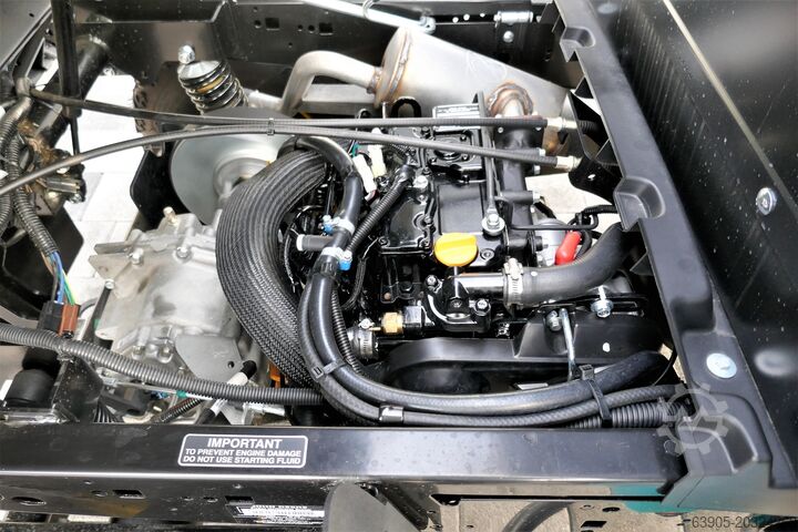 Tugger John Deere Gator HPX815E