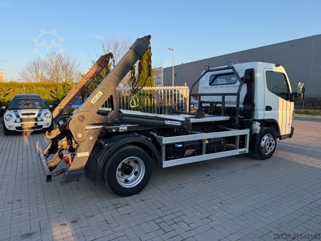 Transporter mit Kipper FUSO Canter 7C18 Absetzkipper VERBREITERBAR/Klima