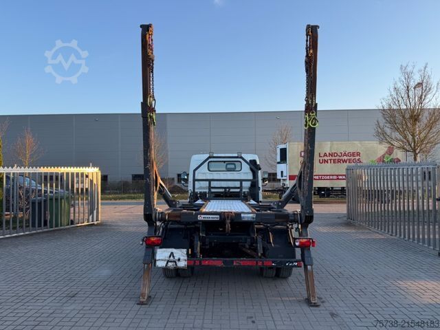 Transporter mit Kipper FUSO Canter 7C18 Absetzkipper VERBREITERBAR/Klima