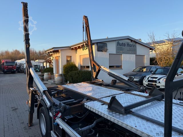 Transporter mit Kipper FUSO Canter 7C18 Absetzkipper VERBREITERBAR/Klima