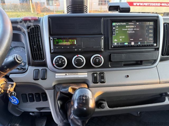 Transporter mit Kipper FUSO Canter 7C18 Absetzkipper VERBREITERBAR/Klima