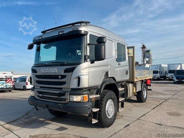 LKW mit Pritsche (offen) SCANIA P320 CB 4x4 Doka AHK Klima 9-Sitze Aut. Stdhz.