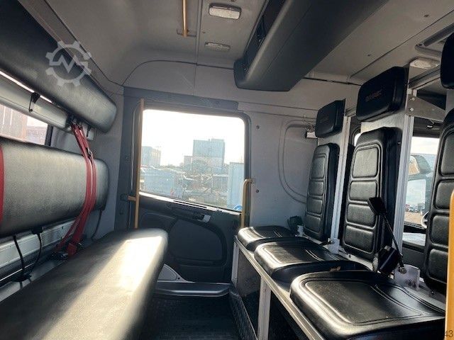 LKW mit Pritsche (offen) SCANIA P320 CB 4x4 Doka AHK Klima 9-Sitze Aut. Stdhz.